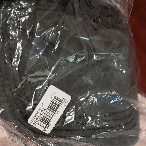 💥Restocked!☆ BLACK - PonyTail MessyBun Hat - Picture 3 of 3